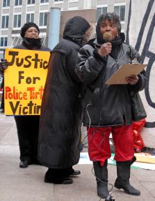 Gloria Johnson speaking to a rally against the death penalty and against Chicago police torture