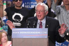 Bernie Sanders campaigning in Phoenix