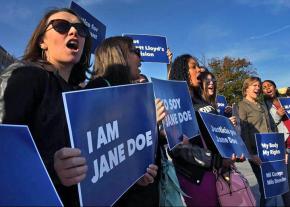 Activists in Dallas rally for the reproductive rights of a young woman in an immigrant detention facility