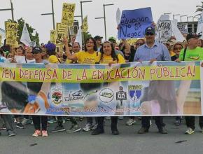 Puerto Rican teachers rally against threats to public education following Hurricane Maria