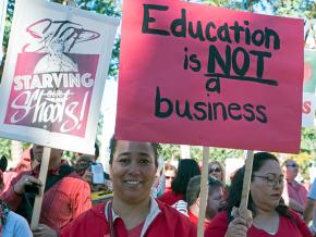 Teachers protest privatization policies in Los Angeles